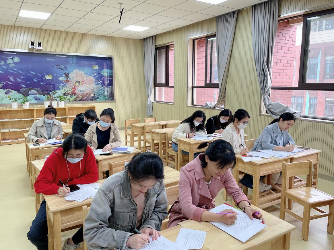 【湖畔光影】跳出“数”的束缚 感受“思”的根本——记金陵小学（仙林湖校区）数学校本研修之课例研讨（146）_html_m627b34a2.jpg