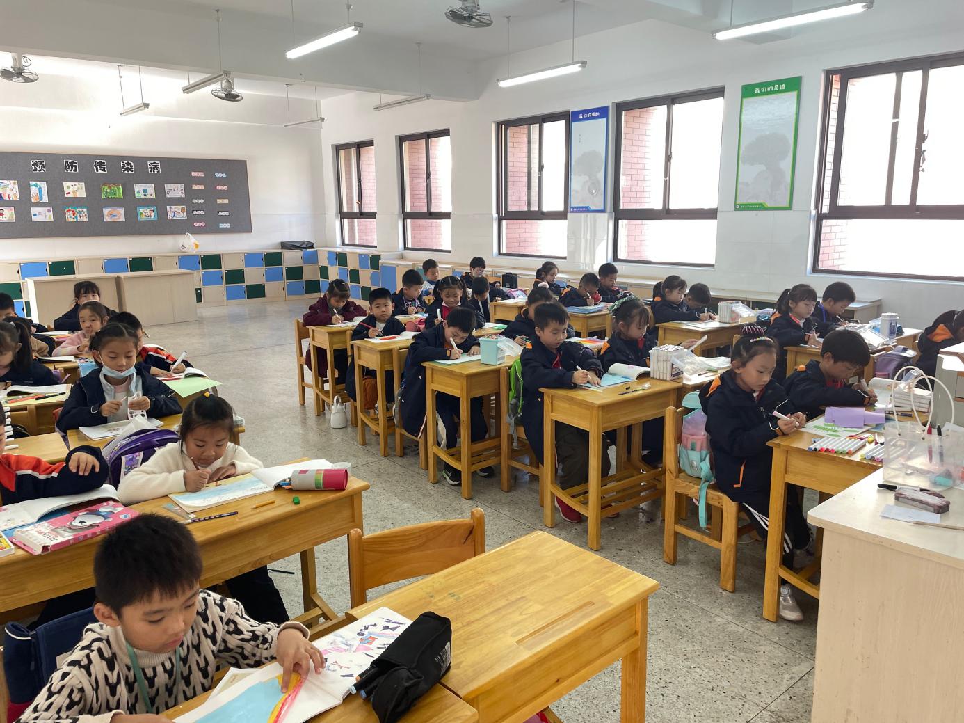 【湖畔·童化课堂】“双减”精神进课堂，行政听课促落实——金陵小学（仙林湖校区）“推门听课”活动（15）_html_49cf1ac5.jpg