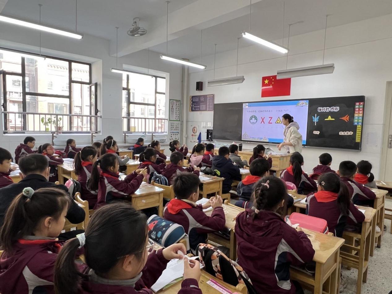 【博学广志】图形彰智慧，几何显素养——金陵小学广志路校区数学组教学实践（十）_html_m3643e9b8.jpg