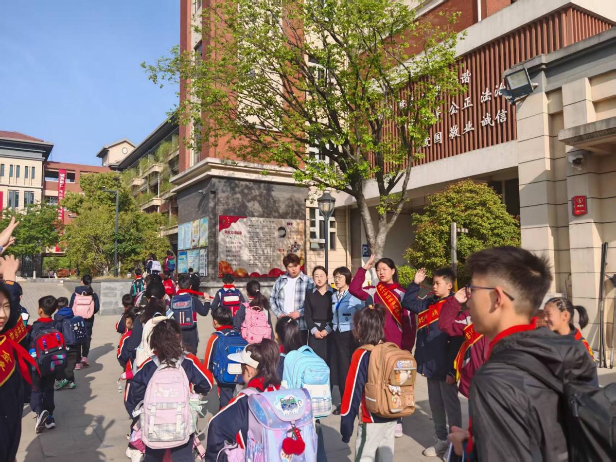 【湖畔·协同育人】聚焦体质健康，督导助力成长——南京市金陵小学（仙林湖校区）4月专项督导_html_m25ec92fb.jpg