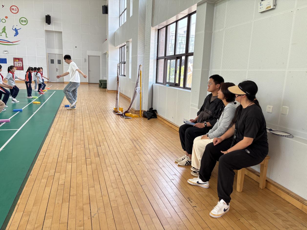 【湖畔·童化课堂】展体育课堂风采，以研促教共成长——体育校本研修之课例研讨（17）_html_b8faf78.jpg