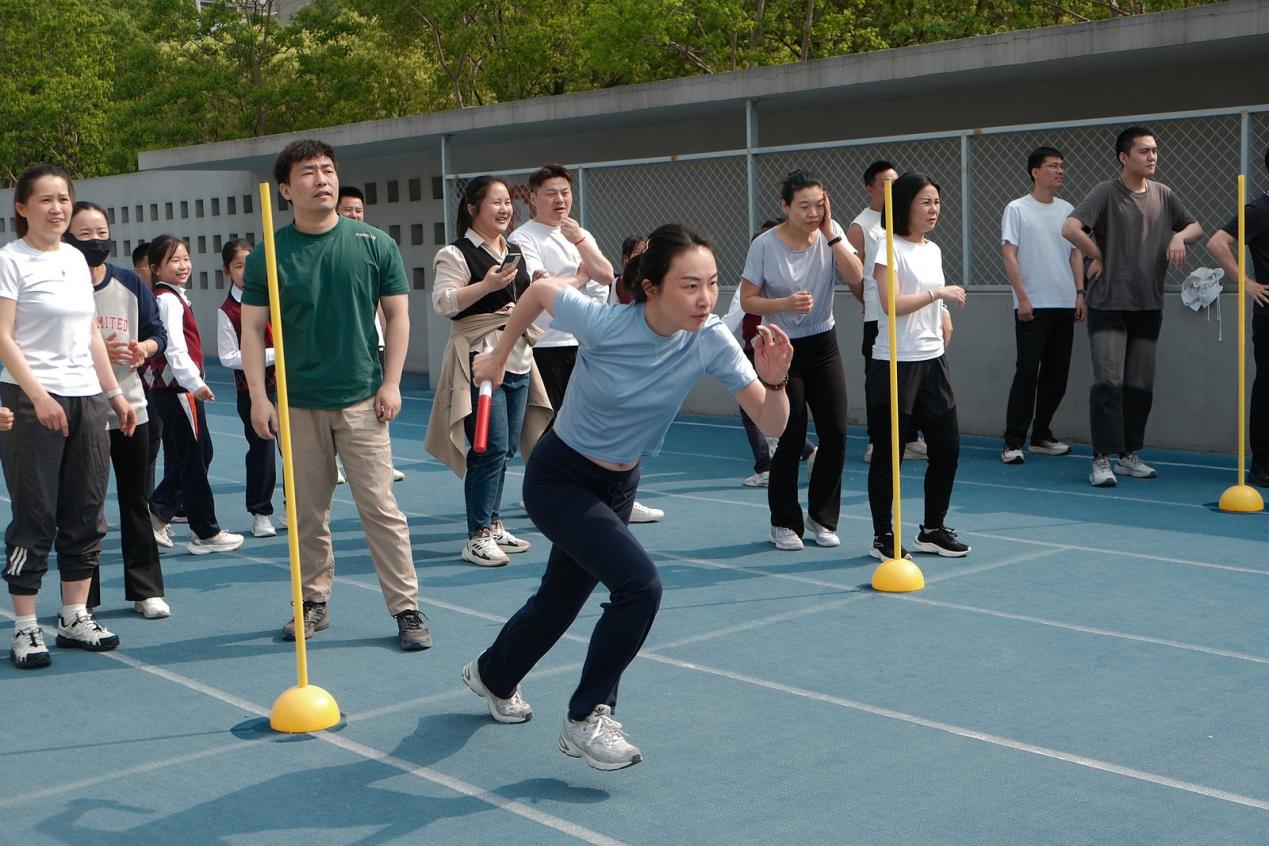 【湖畔·学生活动】在灿烂阳光下——记南京市金陵小学（仙林湖校区）2024—2025学年春季田径运动会（一、三年级）_html_41099d88.jpg
