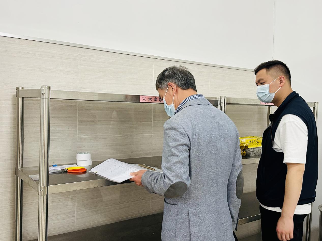 【博学广志】聚焦健康成长 促进体质提升——栖霞区责任督学莅临我校开展4月份专项督导_html_m72d5b758.jpg
