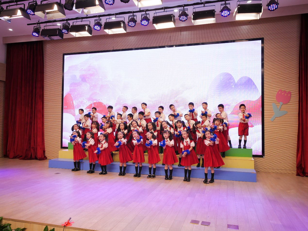 【湖畔·学生活动】“红领巾爱祖国●闪闪发光的你”——合唱比赛一年级专场_html_m62bc6331.jpg