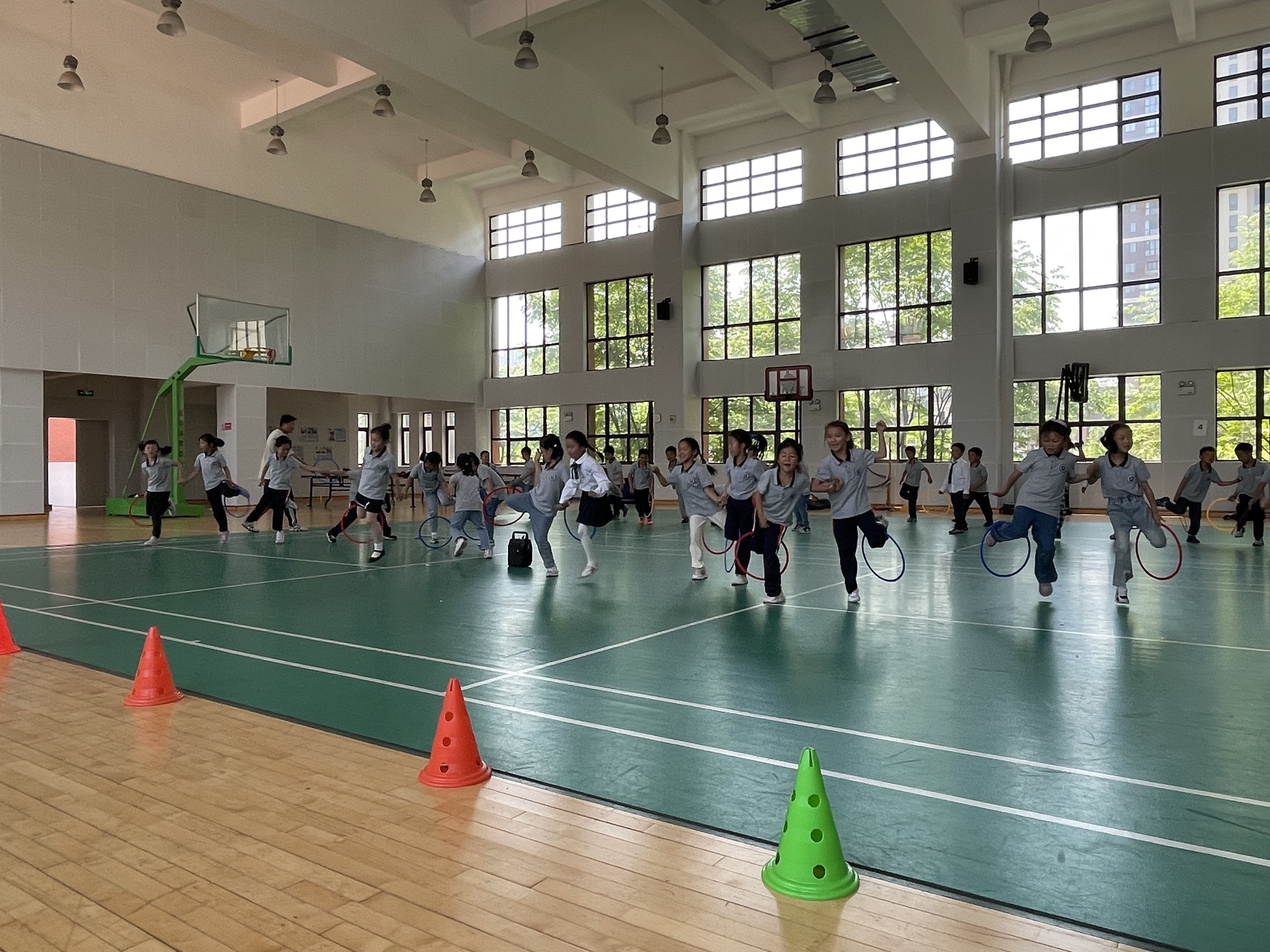 【湖畔•童化课堂】跨学科巧融合 体育课新样态——体育组跨学科主题学习背景下移动性技能教学的探索与实践_html_m5b4caaae.jpg
