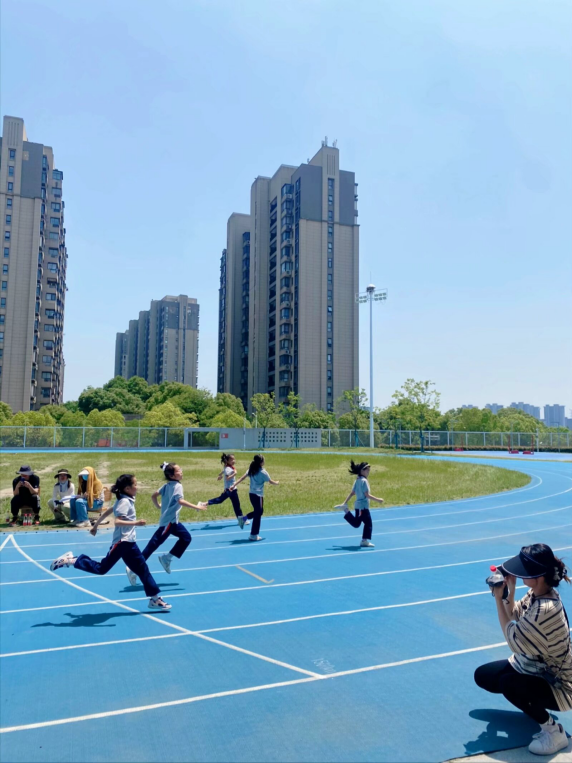 【湖畔·学生活动】“运动展风采，健康向未来” ——金陵小学（仙林湖校区）2023—2024学年春季运动会（二年级）_html_7ae6b92f.png