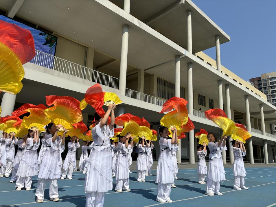 【湖畔·学生活动】“运动展风采，健康向未来” ——金陵小学（仙林湖校区）2023—2024学年春季运动会（二年级）_html_m3096d09a.jpg
