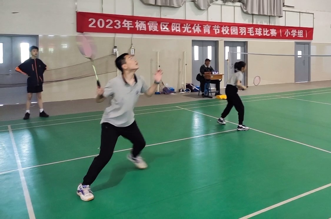【博学广志】超越自我 无“羽”伦比——金陵小学广志路校区参加栖霞区阳光体育节校园羽毛球比赛_html_68d4526c.jpg