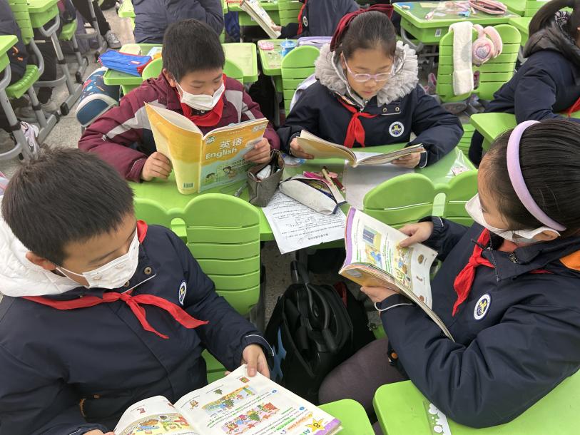 【湖畔·童化课堂】英语组校本培训之两节课例研讨_html_278d998c.jpg