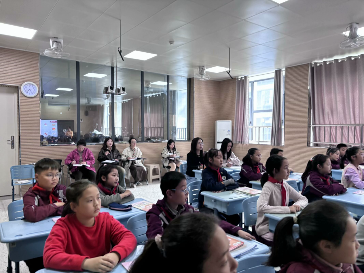 【博学广志】语篇巧融绘本 凸显主题意义—金陵小学（广志路校区）英语组校本研修活动（四）_html_m20ea10.png