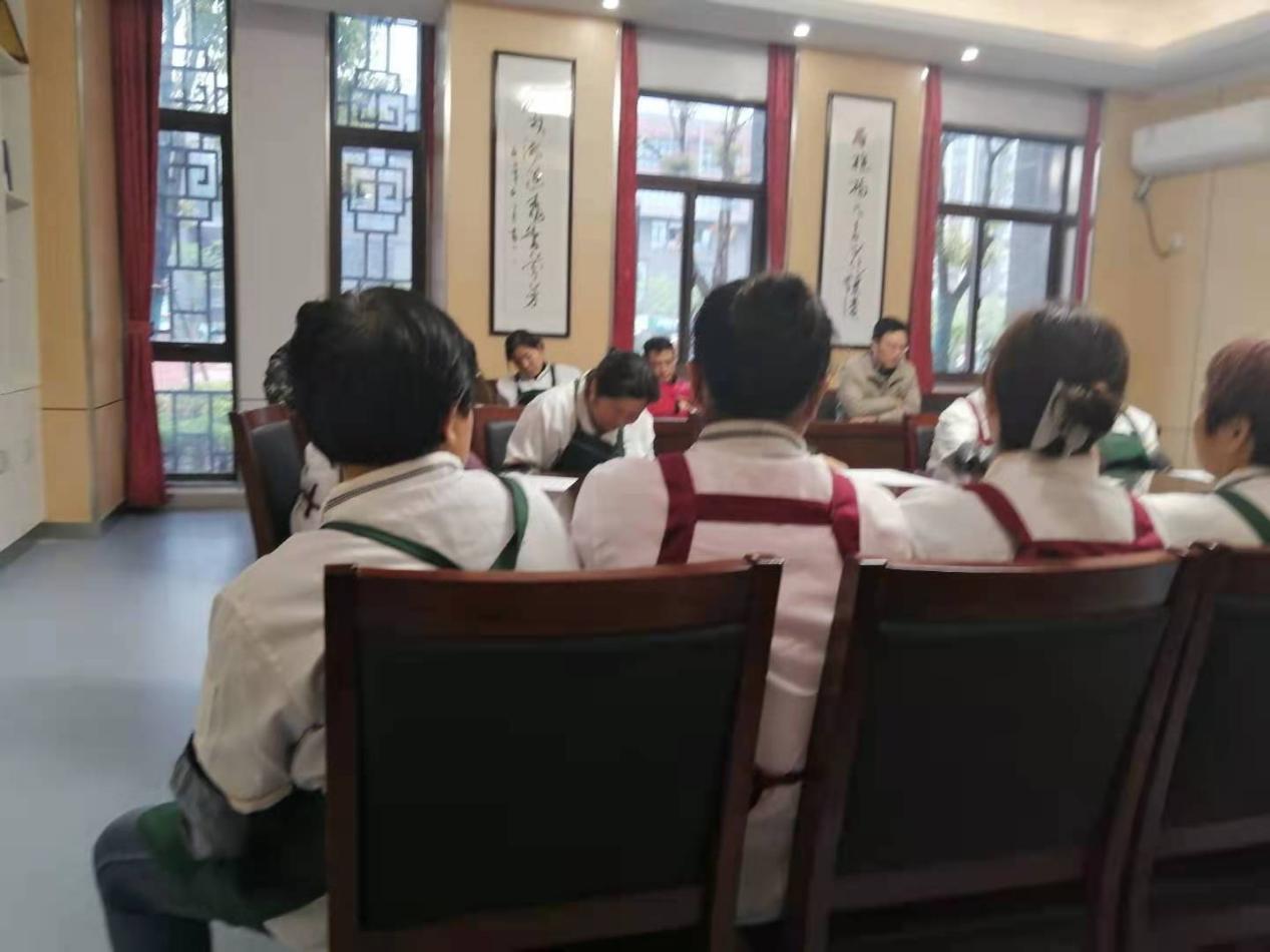 为进一步规范食堂管理_html_5d08c073.jpg