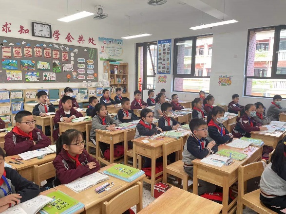 【湖畔光影】“双减”精神进课堂，行政听课促落实——金陵小学（仙林湖校区）“推门听课”活动（11）_html_m7c3c7f5.jpg