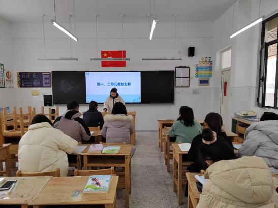 【博学广志】继往开来 砥砺前行——记金陵小学广志路校区二年级数学组教研活动_html_m53a7c89b.jpg