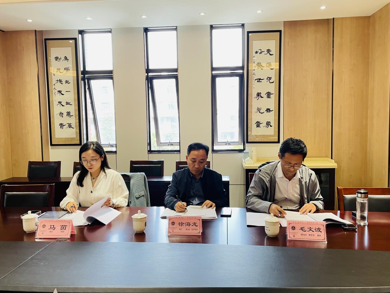 【湖畔&middot;科研引领】课题研究结硕果，砥砺前行谱新篇——南京市十二期个人课题结题论证会（第二场）_html_m53b79e79.jpg
