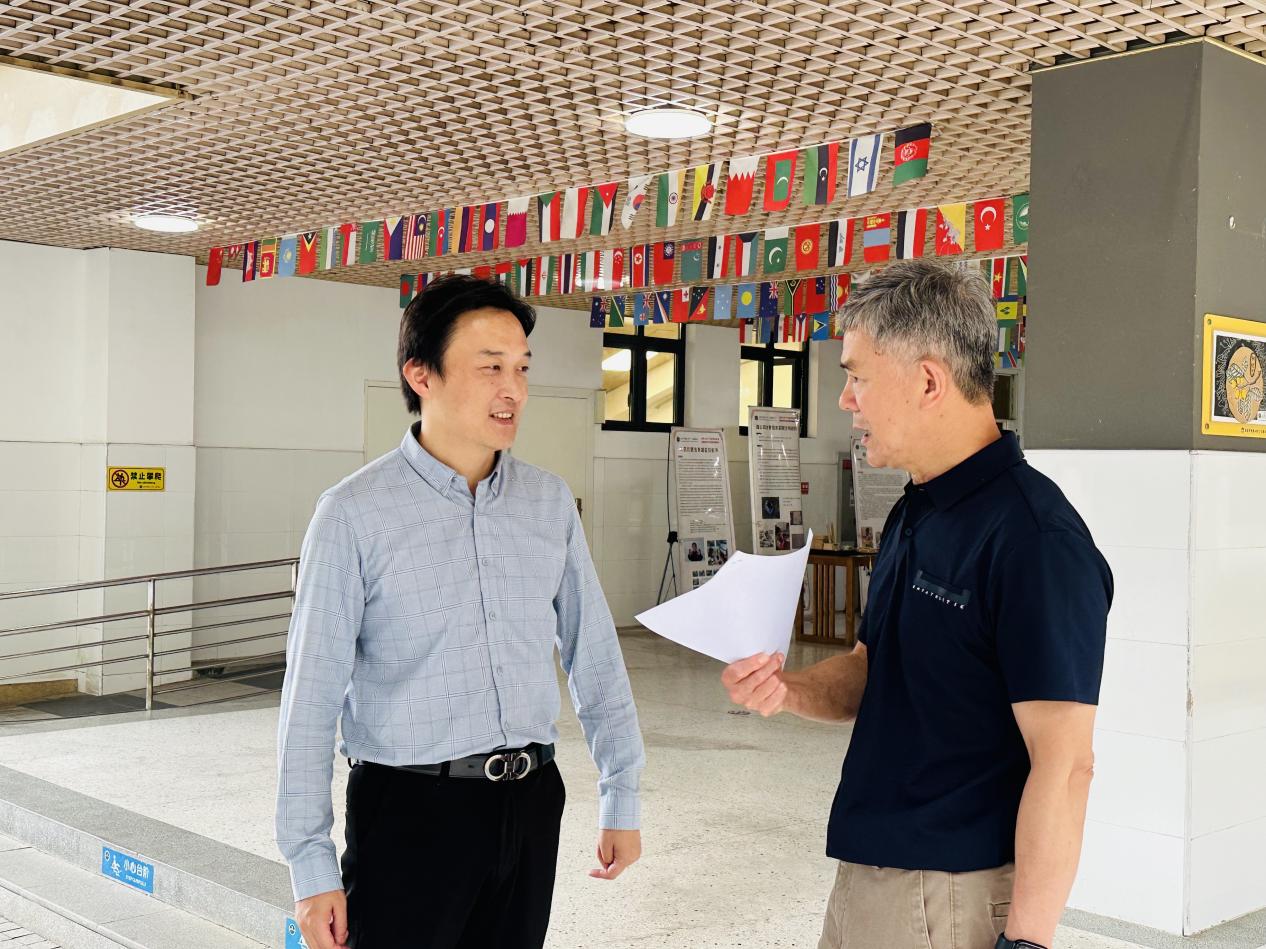 【博学广志】聚焦安全建设 提升安全意识——栖霞区责任督学莅临我校开展5月份专项督导(2)_html_b5494f3.jpg