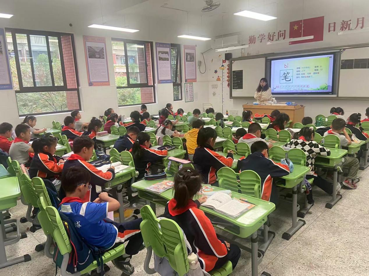 防震减灾演练_html_682dc650.jpg