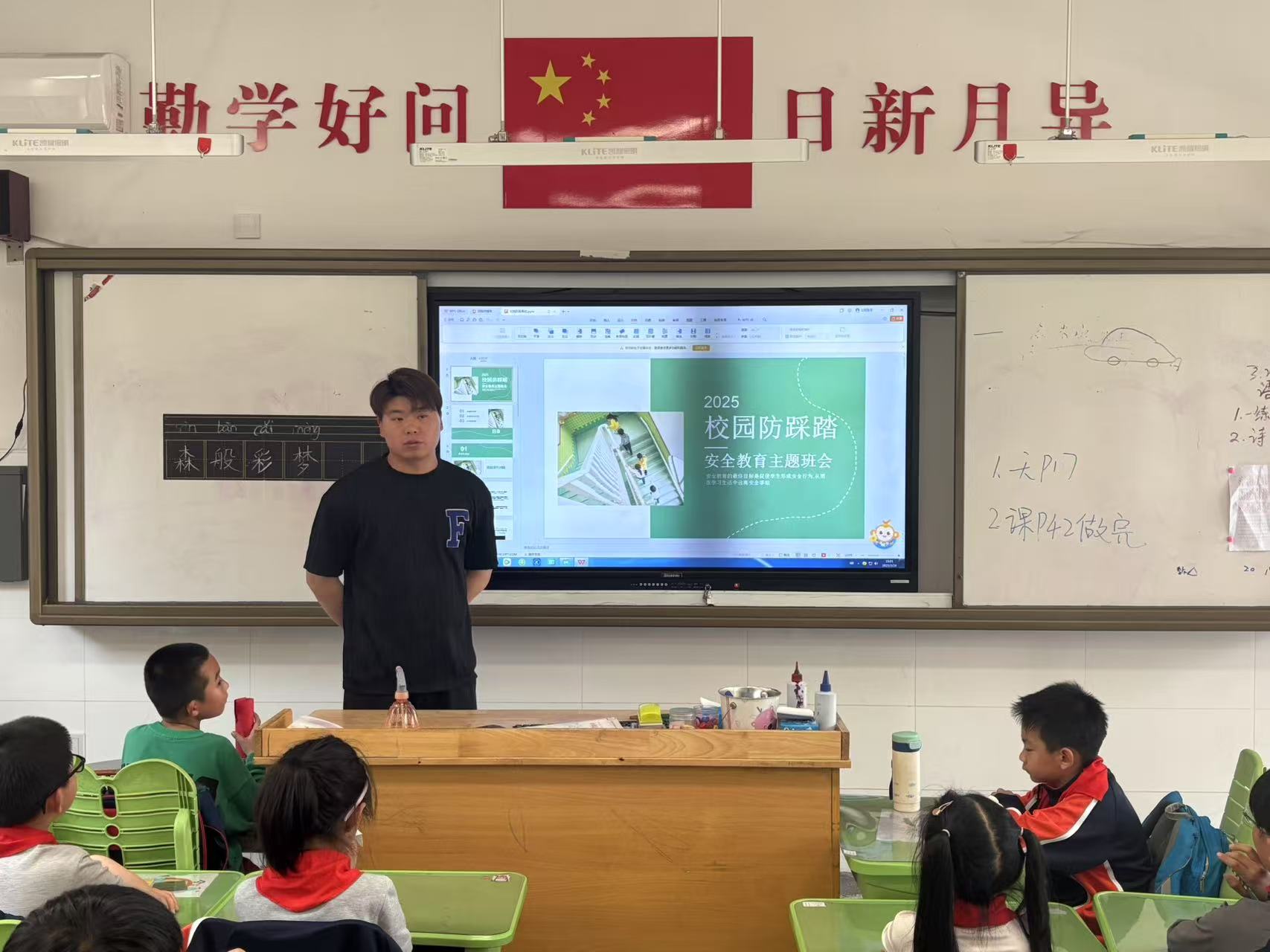 筑牢安全防线 守护生命通道_html_m182b4446.jpg