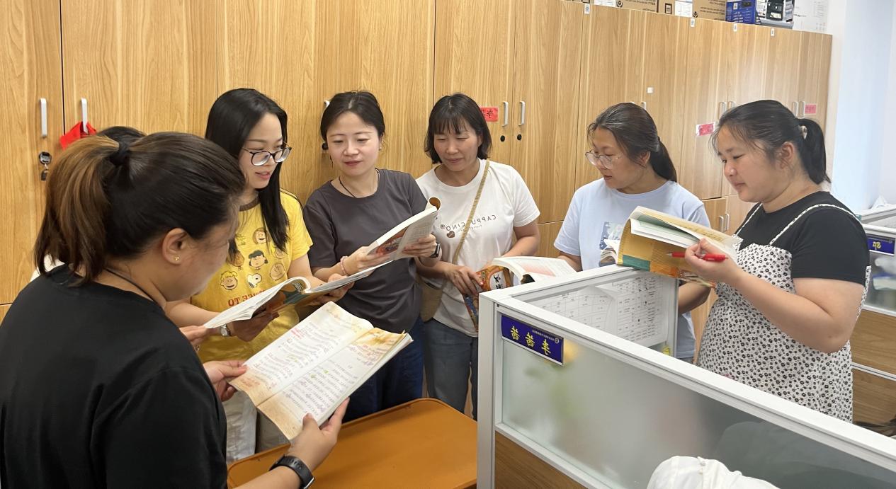 【湖畔·童化课堂】感受神话魅力，弘扬传统神奇——记金陵小学（仙林湖校区）二年级语文组教研活动_html_35a460a6.jpg