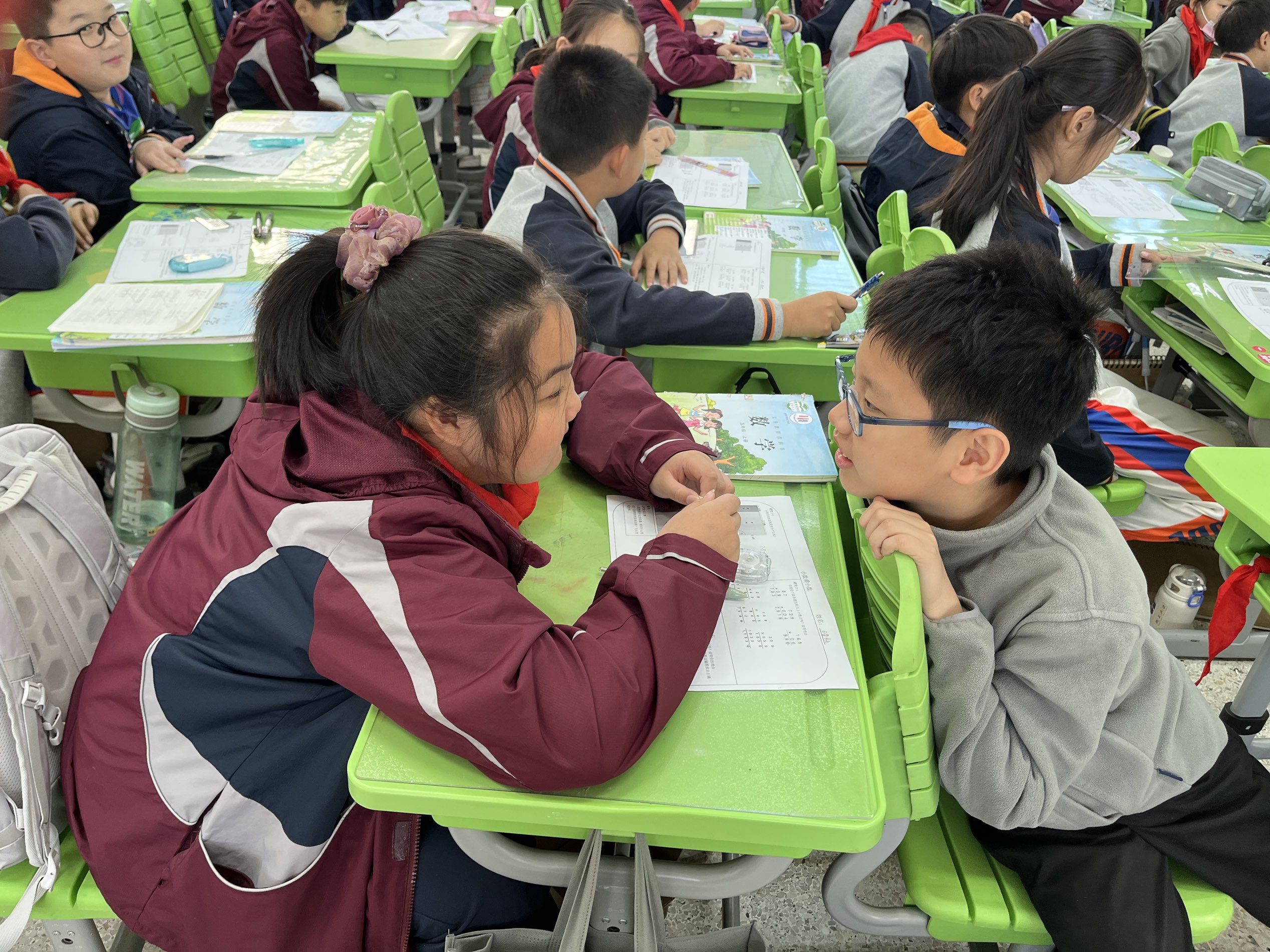 【湖畔﹒童化课堂】讲清算理 掌握算法——数学校本研修之课例研讨（182）_html_7a952fa6.jpg