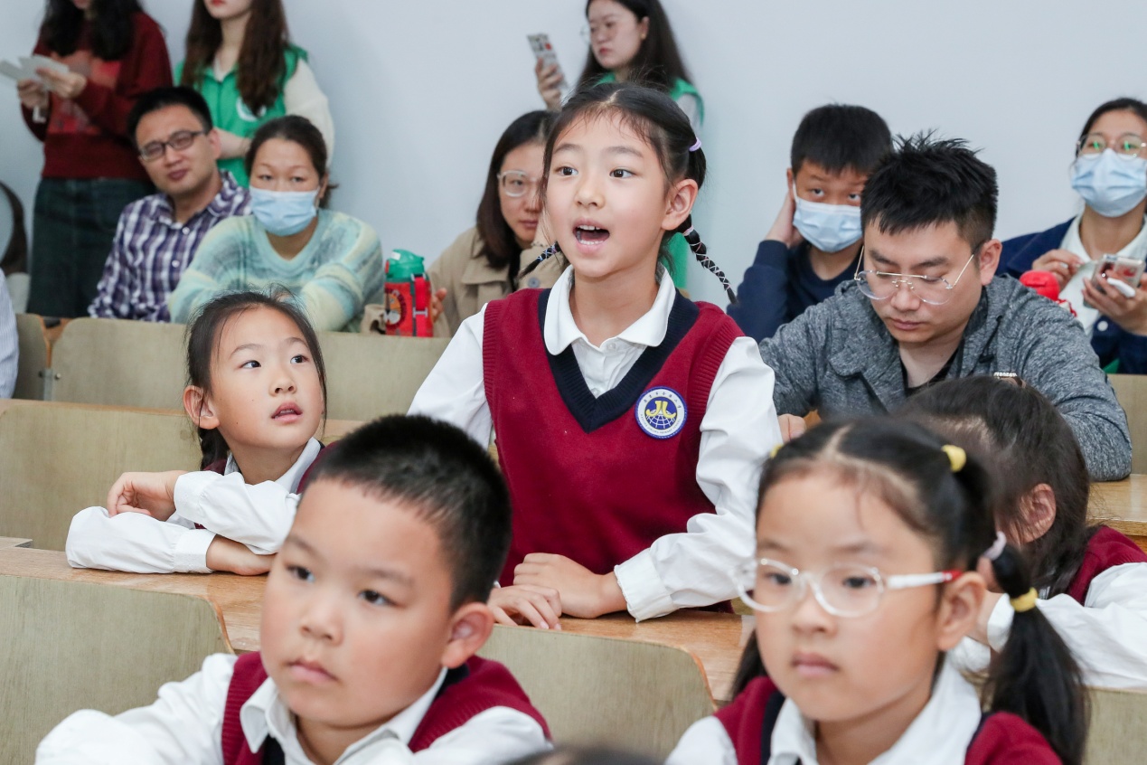 【湖畔·红领巾】红领巾寻访伟大成就（五十四）——走进生命科学，探索自然奥秘2023级5班寻访纪实_html_cde588b.jpg