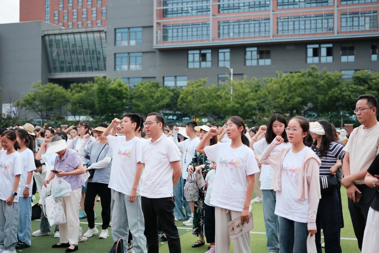 【湖畔·学生活动】永远是夏天——金陵小学（仙林湖校区）2019级毕业典礼圆满举行_html_7cefde27.jpg