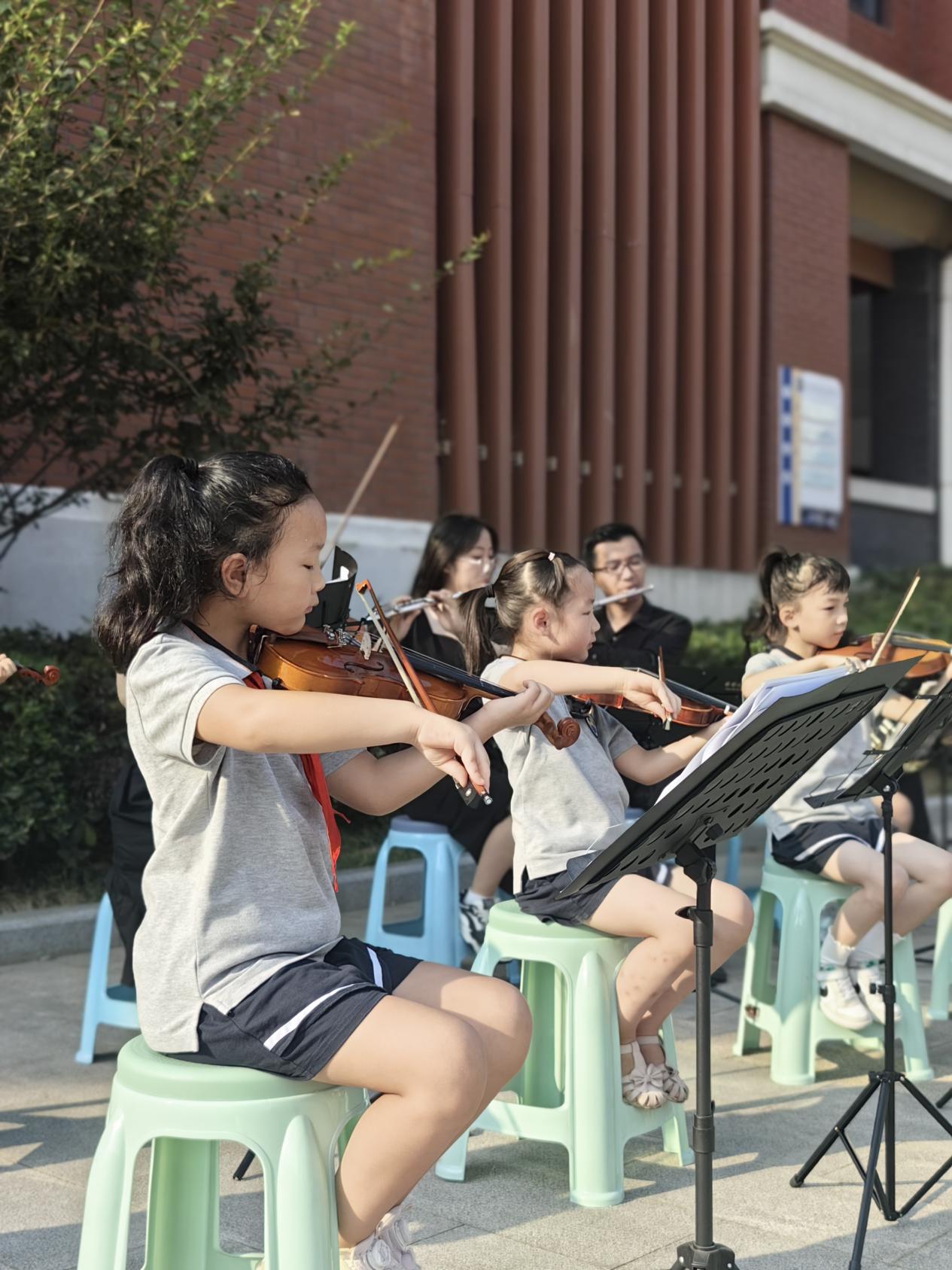 【湖畔·学生活动】传承奥运精神 争做强国少年——金陵小学（仙林湖校区）2024-2025学年秋季开学典礼暨新生入学仪式_html_m3e698303.jpg
