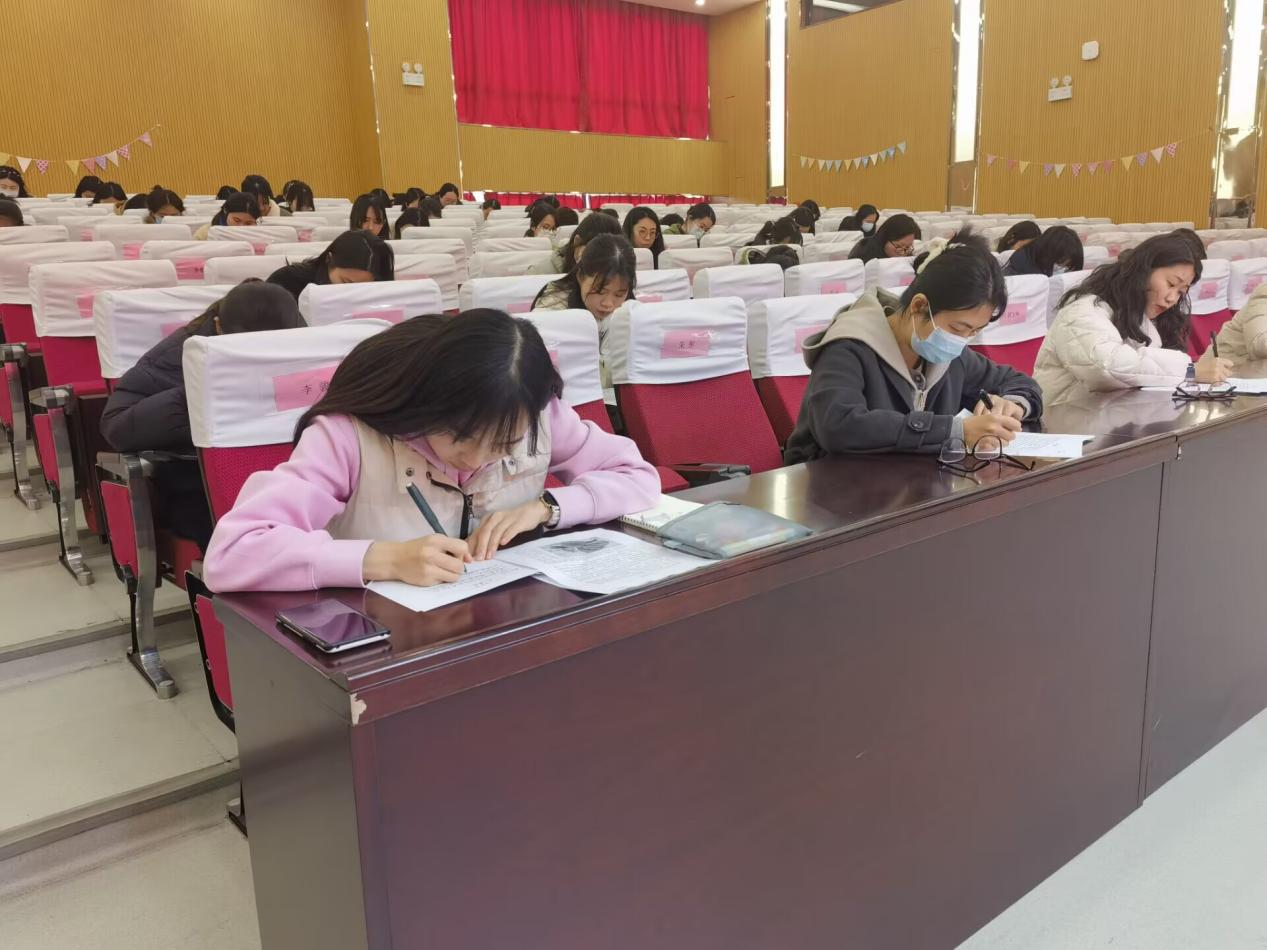 【博学广志】教学巧设计 竞赛展技能——记金陵小学广志路校区语文教学设计比赛_html_m4672fd81.jpg