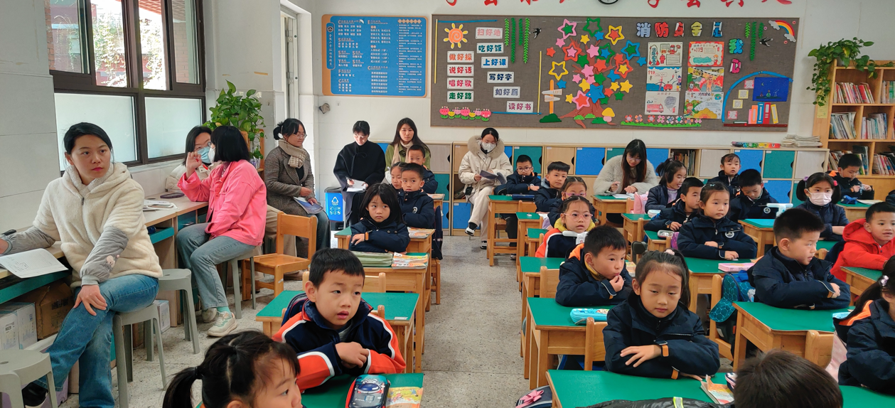 【湖畔·童化课堂】课堂展风采 教研促成长——记金陵小学（仙林湖校区）一年级语文组教研活动_html_m67c3a241.png