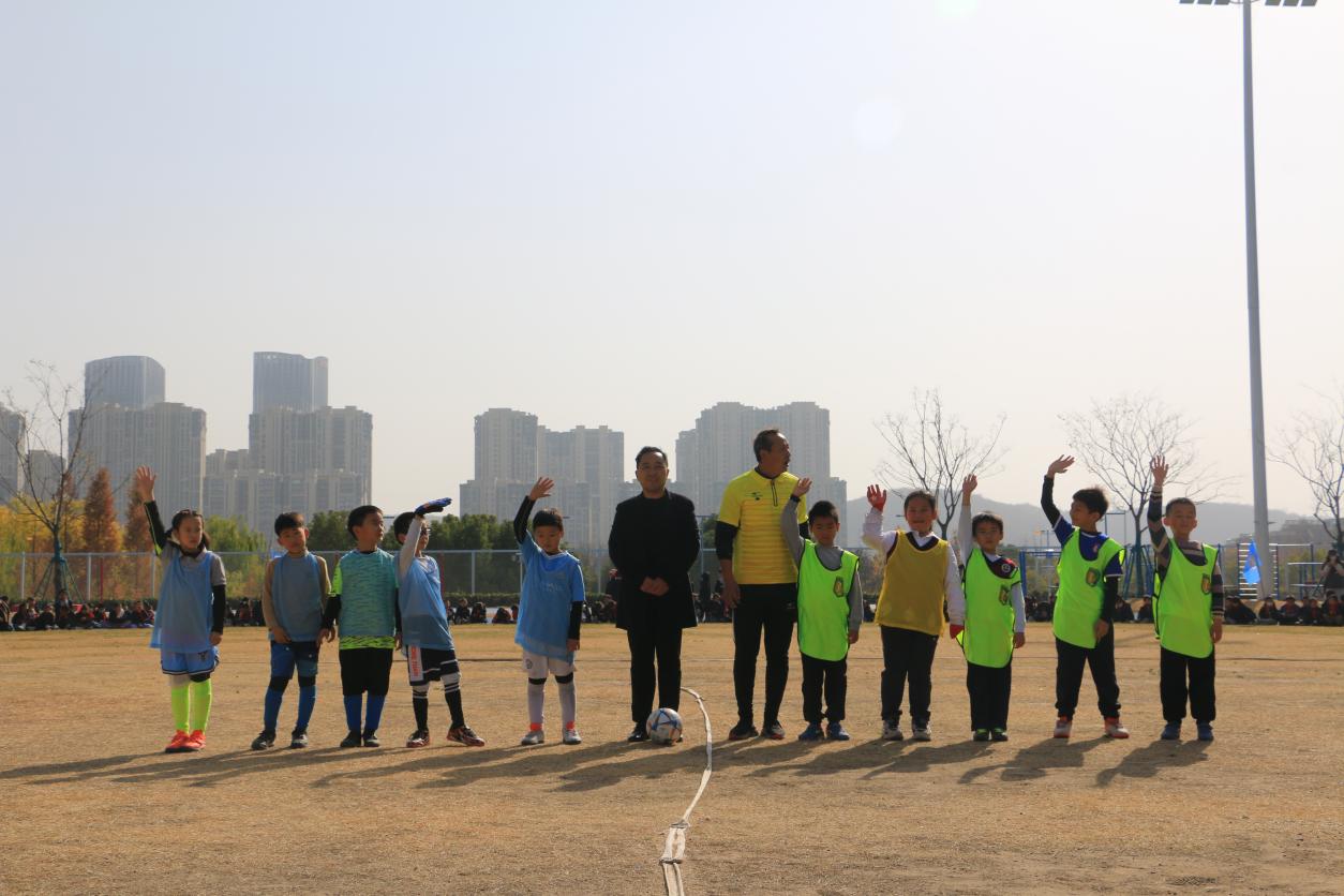 【湖畔·学生活动】热烈祝贺南京市金陵小学（仙林湖校区）“校长杯”足球联赛暨闭幕式圆满落幕_html_38d78085.jpg