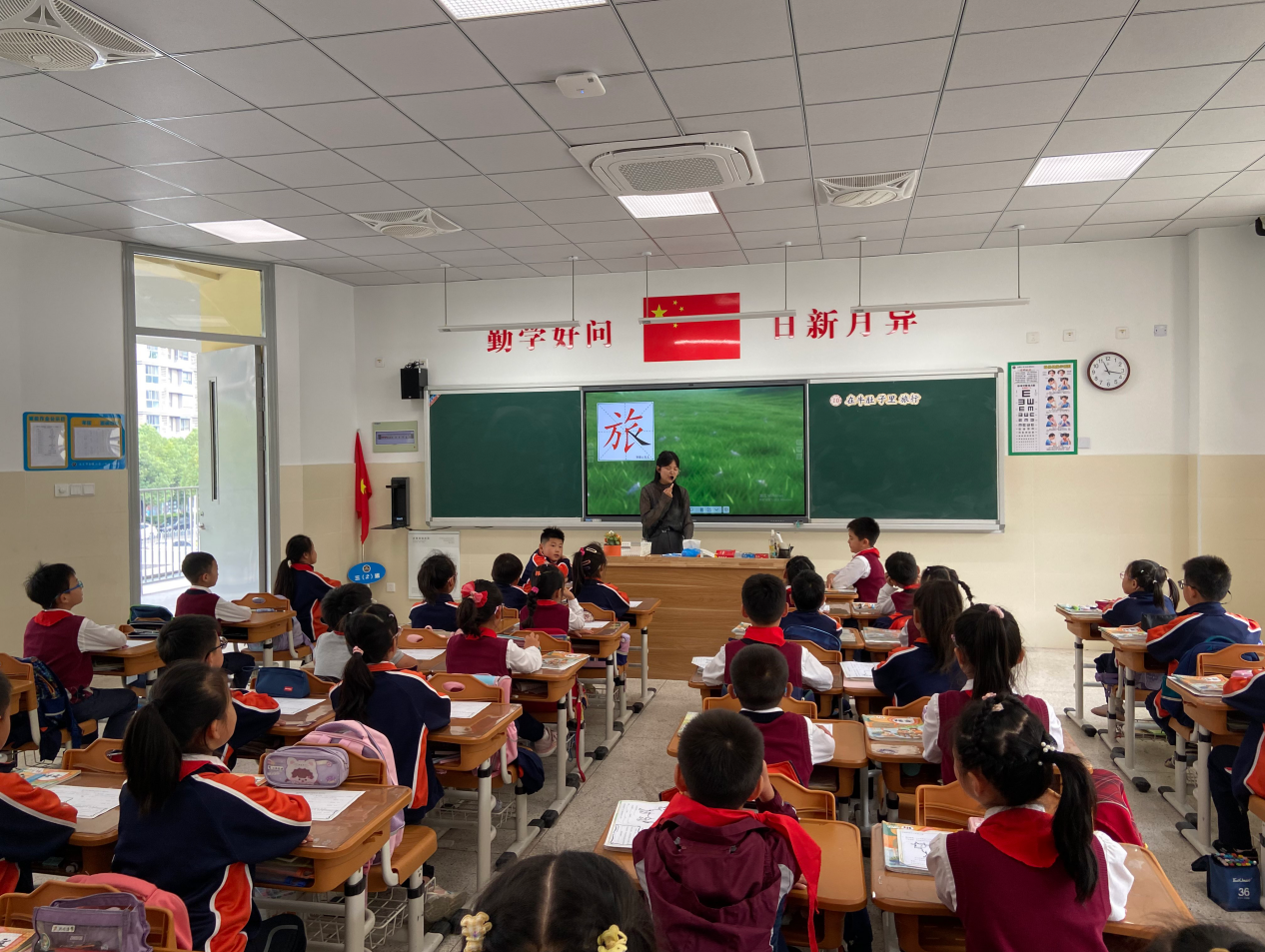 【湖畔·童化课堂】潜心细研，深耕课堂——记金陵小学（仙林湖校区）三年级语文组教研_html_64d28286.png