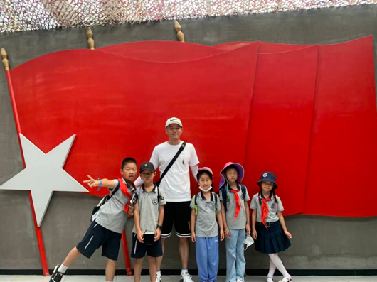 【博学广志】“传承红色基因 牢记时代使命”——记南京市金陵小学（广志路校区）一年级红色教育研学活动_html_53d32c42.png