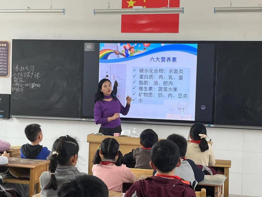 【博学广志】家长进课堂，携手“童”成长(1)_html_211fafb2.jpg