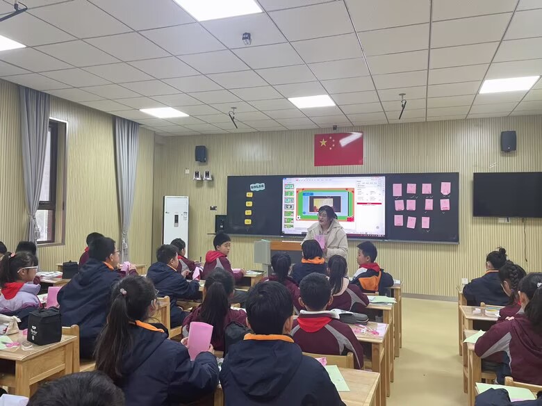【湖畔·童化课堂】巧手课堂赋能成长 同课异构展师生风采——金陵小学（仙林湖校区）劳动主题赛课活动_html_m749bd3ee.jpg