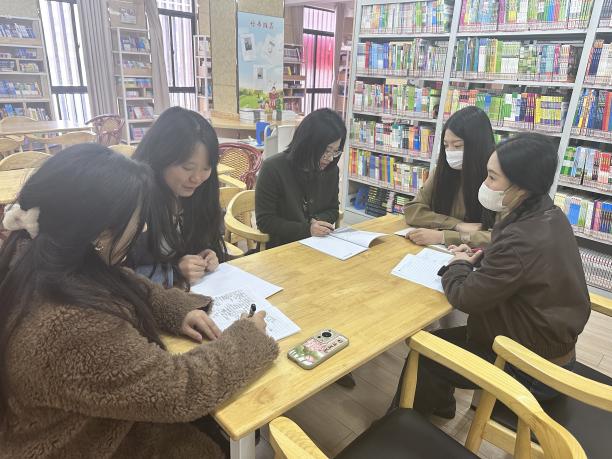 【湖畔·童化课堂】开启寻圆之旅，创造艺术人生——美术校本研修之课例研讨_html_m8606673.jpg