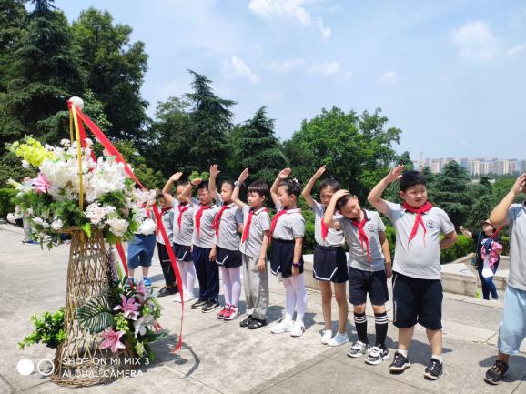 【湖畔·先锋示范】仰望浩瀚碧空，雏鹰振翅齐飞——2022-2023学年先进班集体事迹介绍（3）_html_4efdae34.jpg