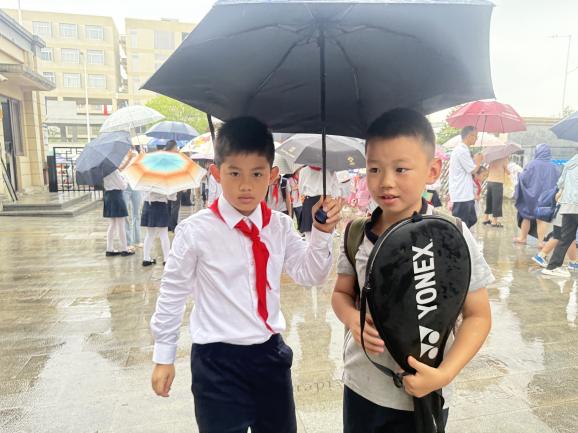 “闪闪发光的你”——金陵小学（仙林湖校区）2025-2026学年第一学期开学典礼暨新生入学仪式_html_m7800a075.jpg