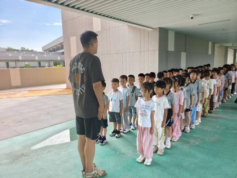 【湖畔·学生活动】迈好成长第一步，快乐启航新旅程——南京市金陵小学（仙林湖校区）2025级一年级新生入学培训_html_m4925366f.jpg
