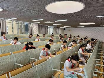【湖畔·红领巾】筑梦红领巾，少年勇担当——金陵小学（仙林湖校区）2024-2025学年大队委换届选举_html_6bb07092.jpg