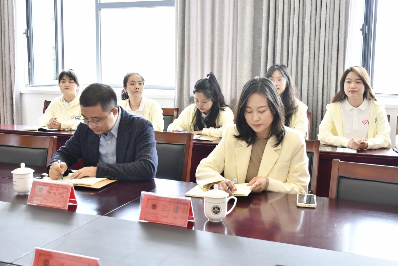 【博学广志】南南不辍助成长 合作共赢创辉煌——记南京市金陵小学广志路校区欢迎南中医实习生活动_html_md10fd16.jpg