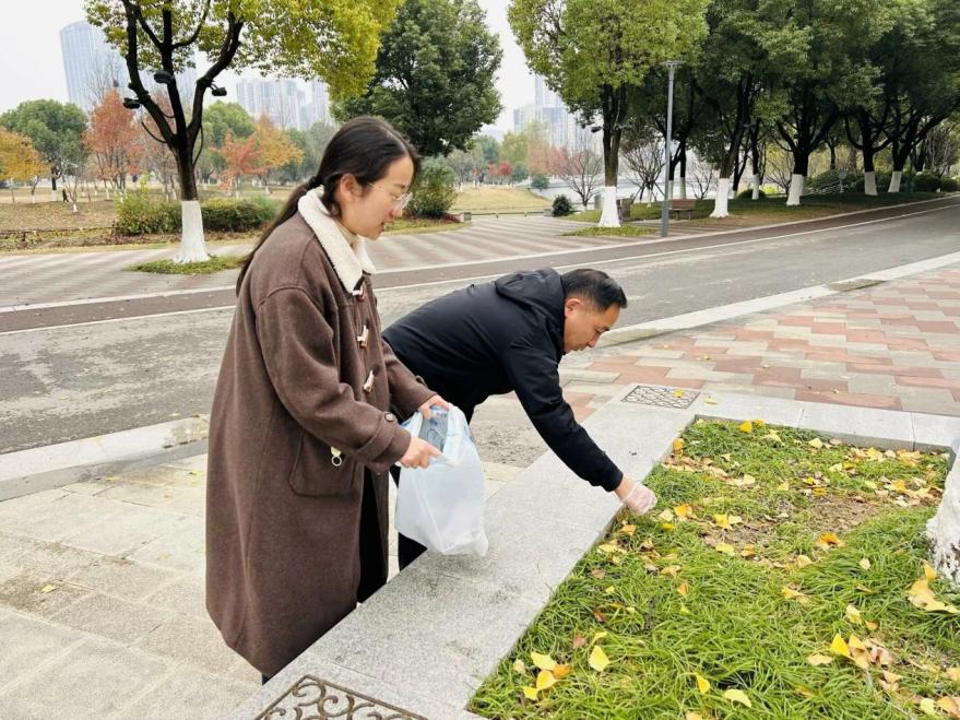 【湖畔·团员活动】“助力绿色环保 践行志愿公益”——金陵小学（仙林湖校区）主题团日活动_html_m5e343b7d.jpg