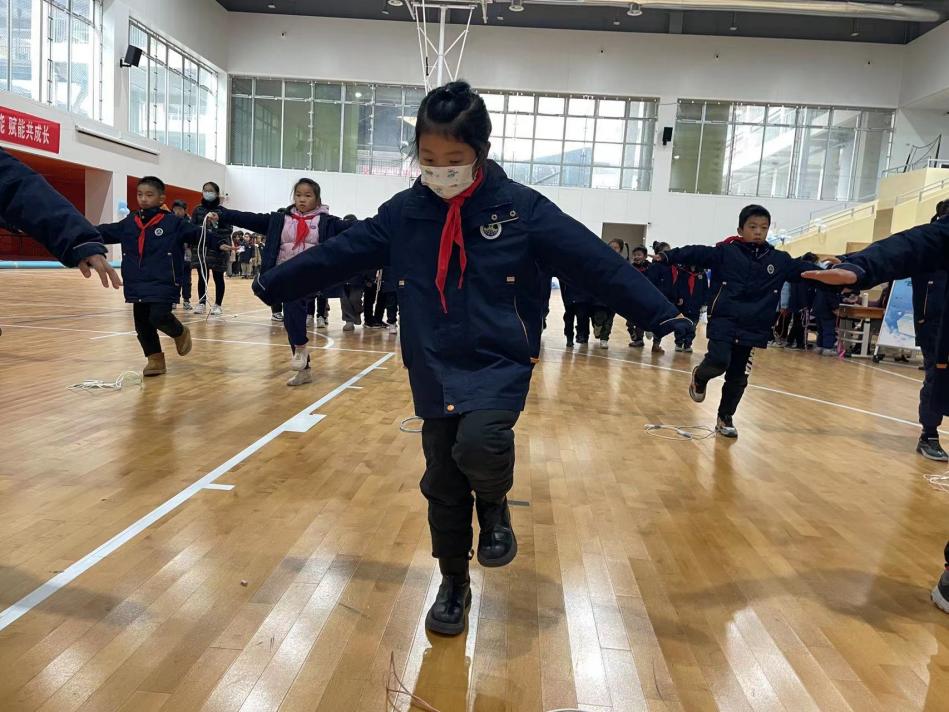 乐考无“纸”境，多元趣成长——“探寻成长足迹·逐梦星辰大海”金陵小学（仙林湖校区）二年级学科游园活动_html_m66514861.jpg