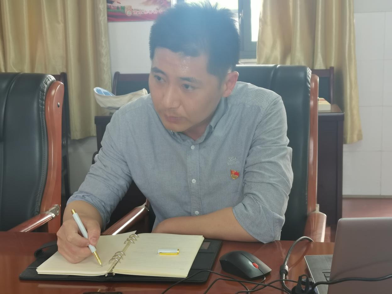 理论学习润初心 党员冬训暖人心——南京市营防中学4月主题党日活动_html_28e54c16.jpg