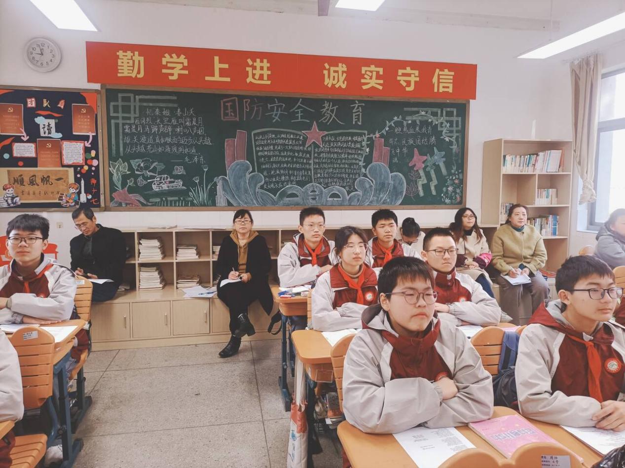 新闻报道-12月份青年教师汇报课_html_m4b75b4f3.jpg