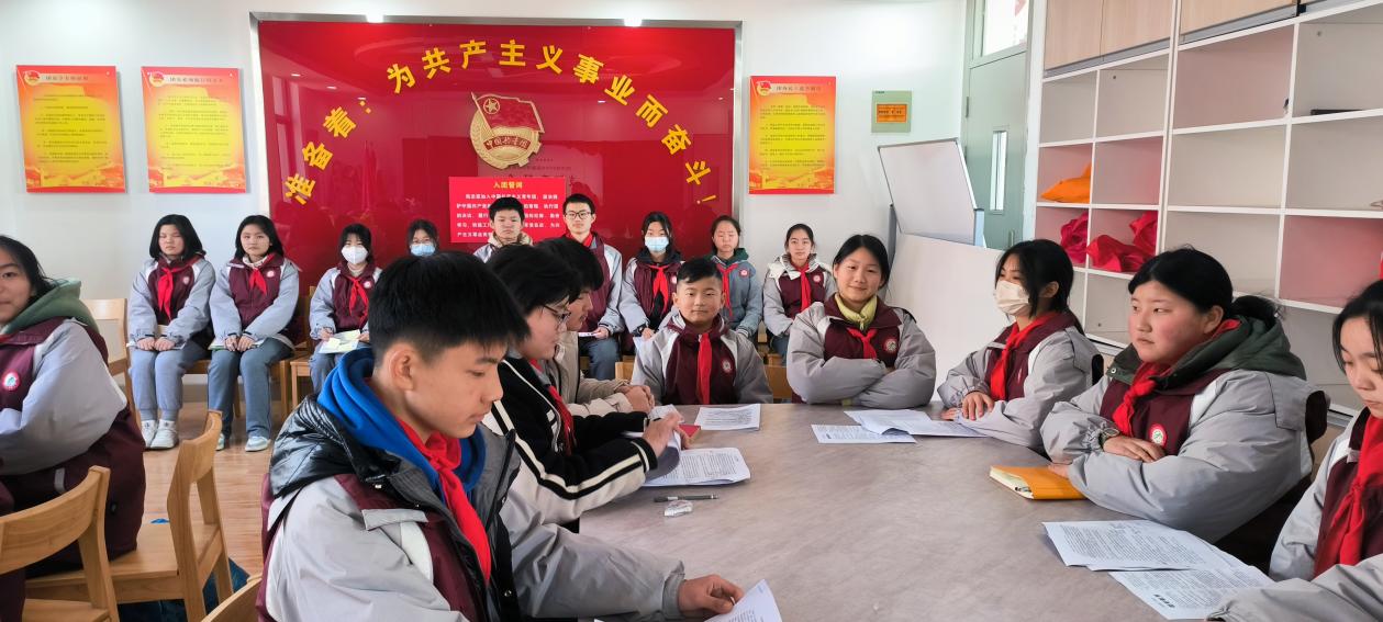 【营中小青团】表彰先进，发挥先锋作用——南京市营防中学召开3月支部委员会