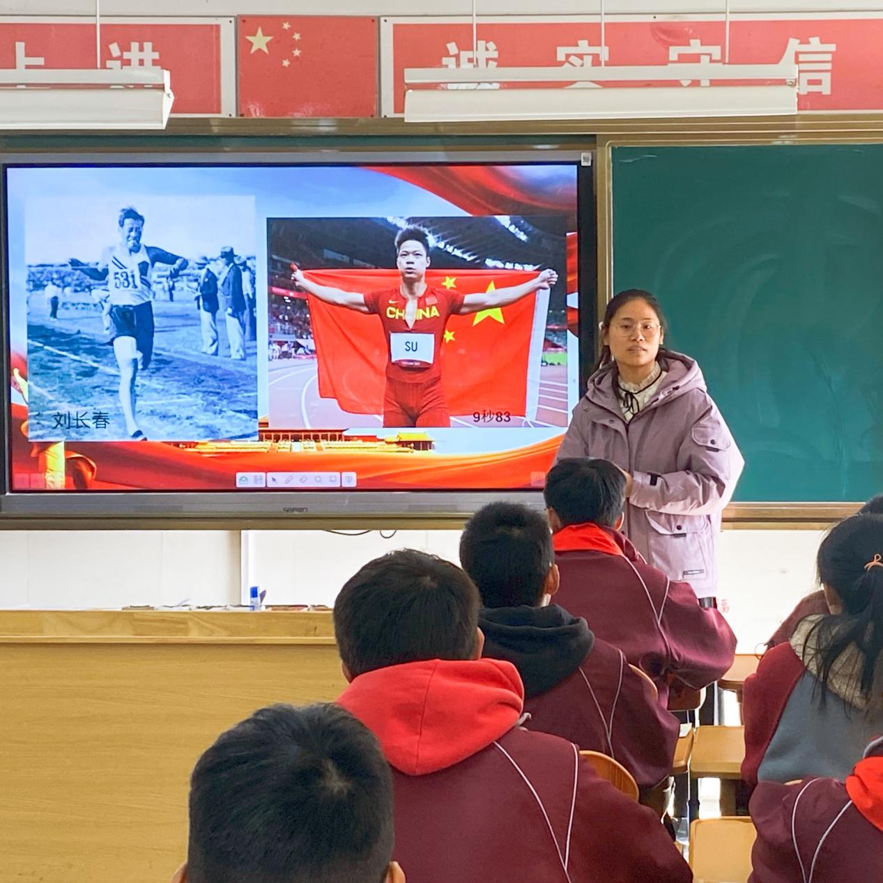 营防中学开展德育交流会(1)_html_541aec36.jpg