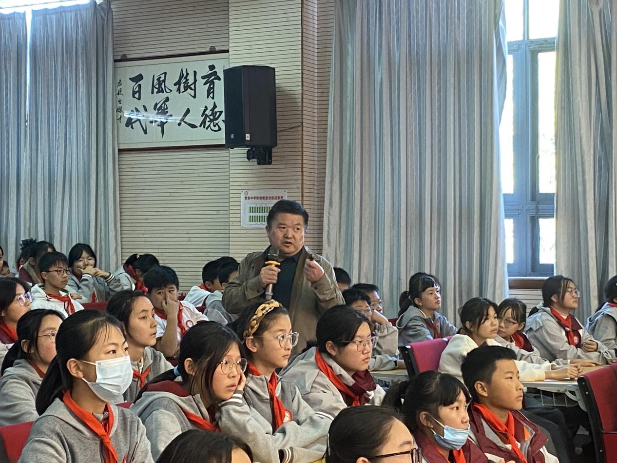 10.23 图书馆讲座_html_2c6b4979.jpg