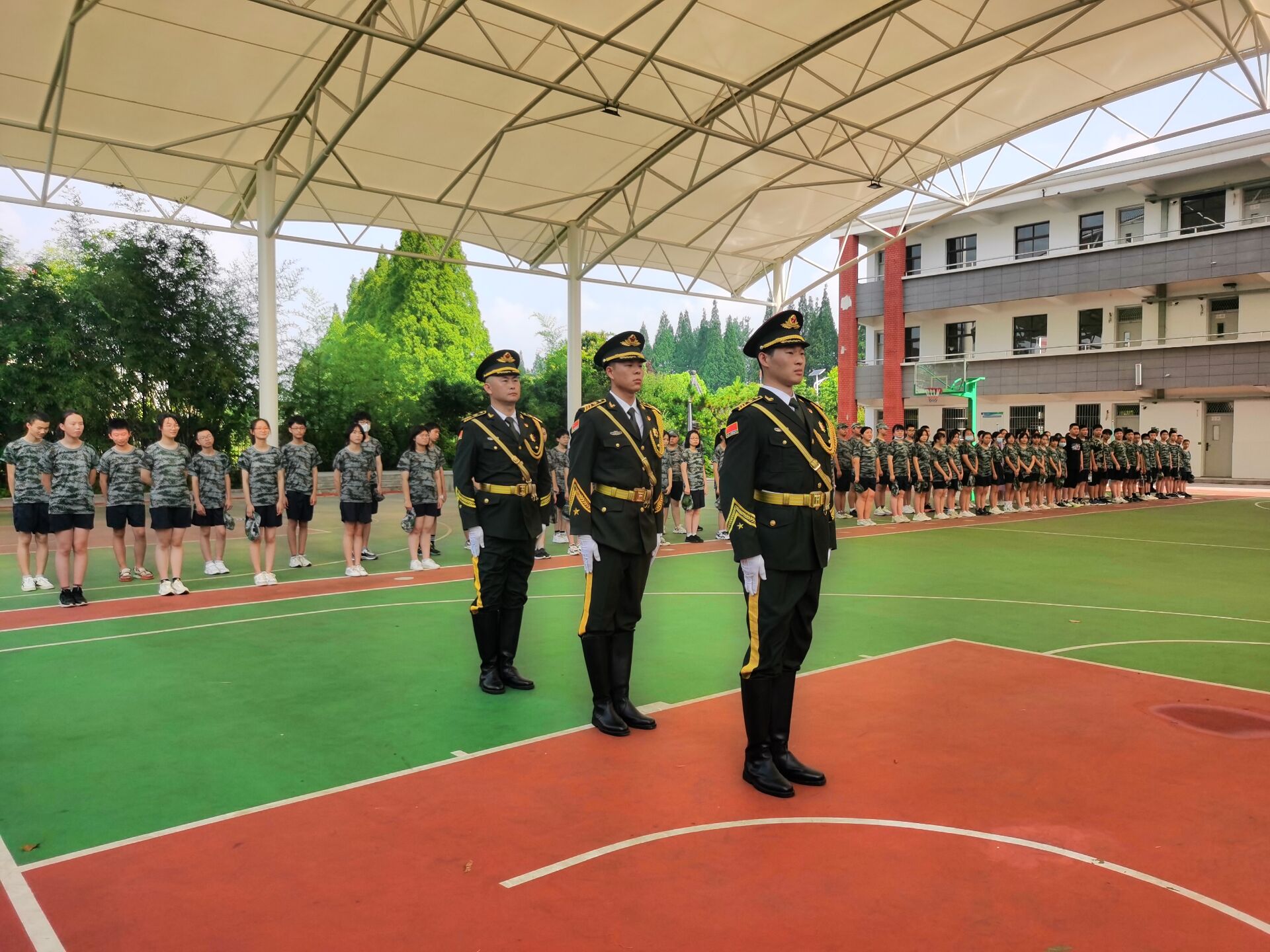 学习军人优良品质  落实国防教育实践_html_m71646437.jpg