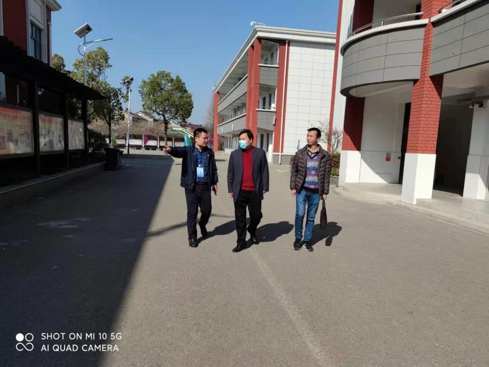 营防中学开学第一天报道_html_2f5a7abe.jpg