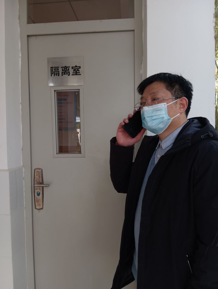 营防中学开展疫情防控应急演练活动_html_68dc13b7.jpg