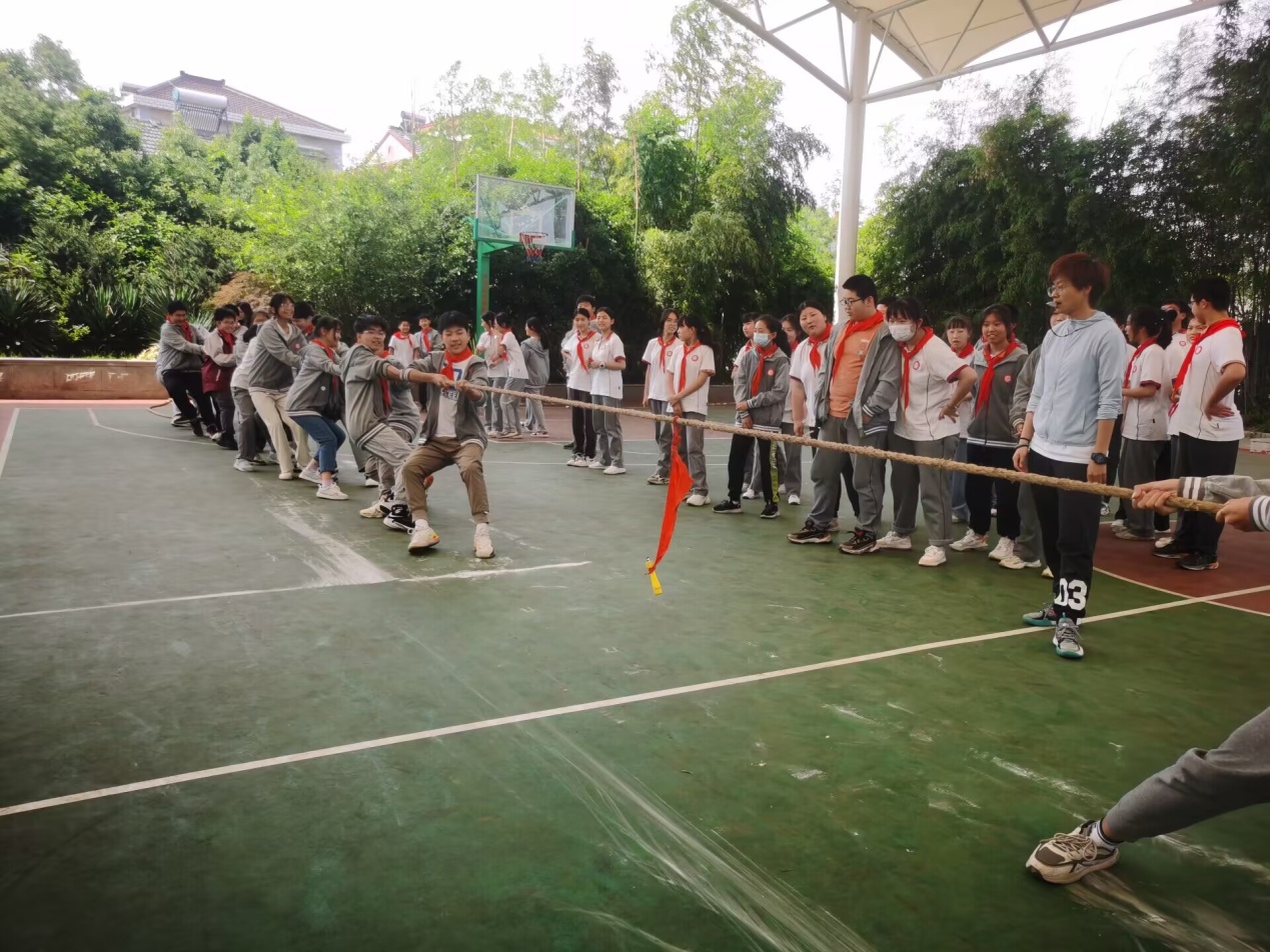 拔河比赛新闻稿_html_71a27ef6.jpg